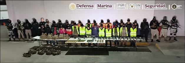 Detienen a 27 personas con arsenal en Nuevo León Detienen a 27 personas con arsenal en Nuevo León