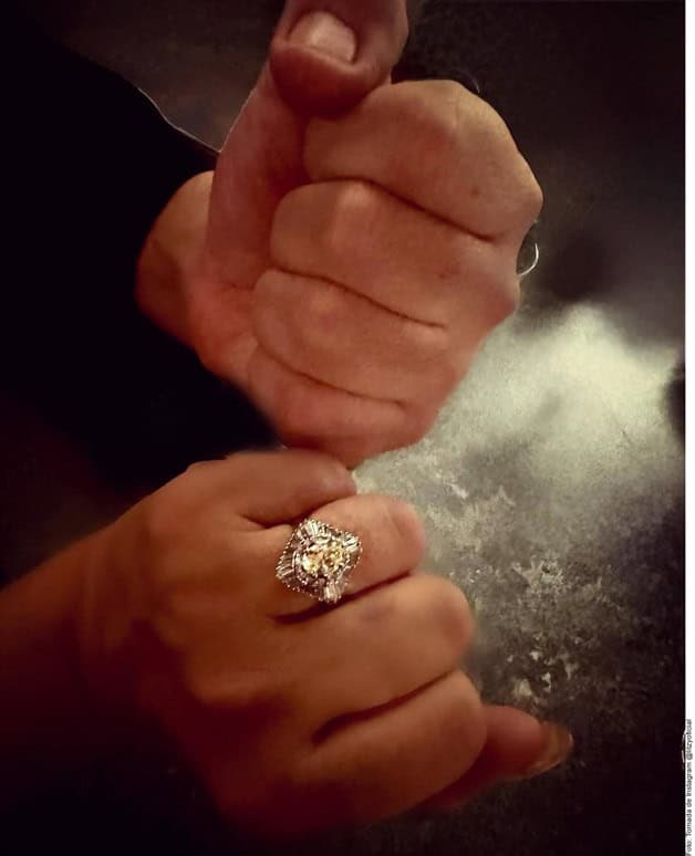 La cantante Litzy anuncia su compromiso con el chef Poncho Cadena La cantante Litzy anuncia su compromiso con el chef Poncho Cadena